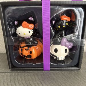 Hello Kitty Halloween Salt & Pepper Set & Friends Skull & Pumpkin Blue Sky NEW